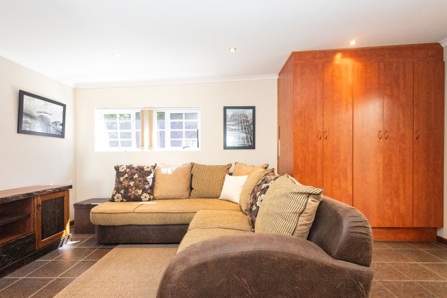 3 Bedroom Property for Sale in Flamingo Vlei Western Cape